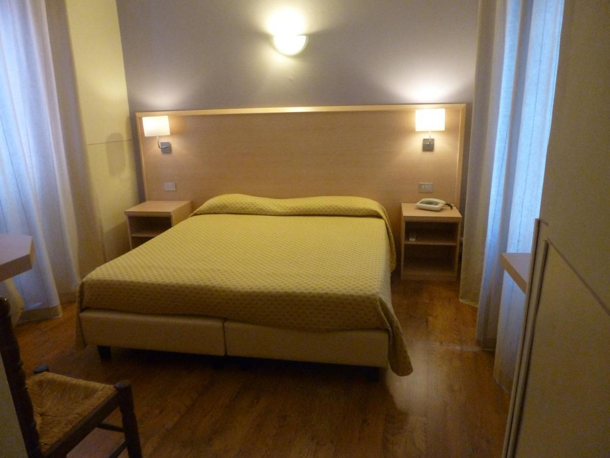 Hotel Da Cesare Стреза Номер фото